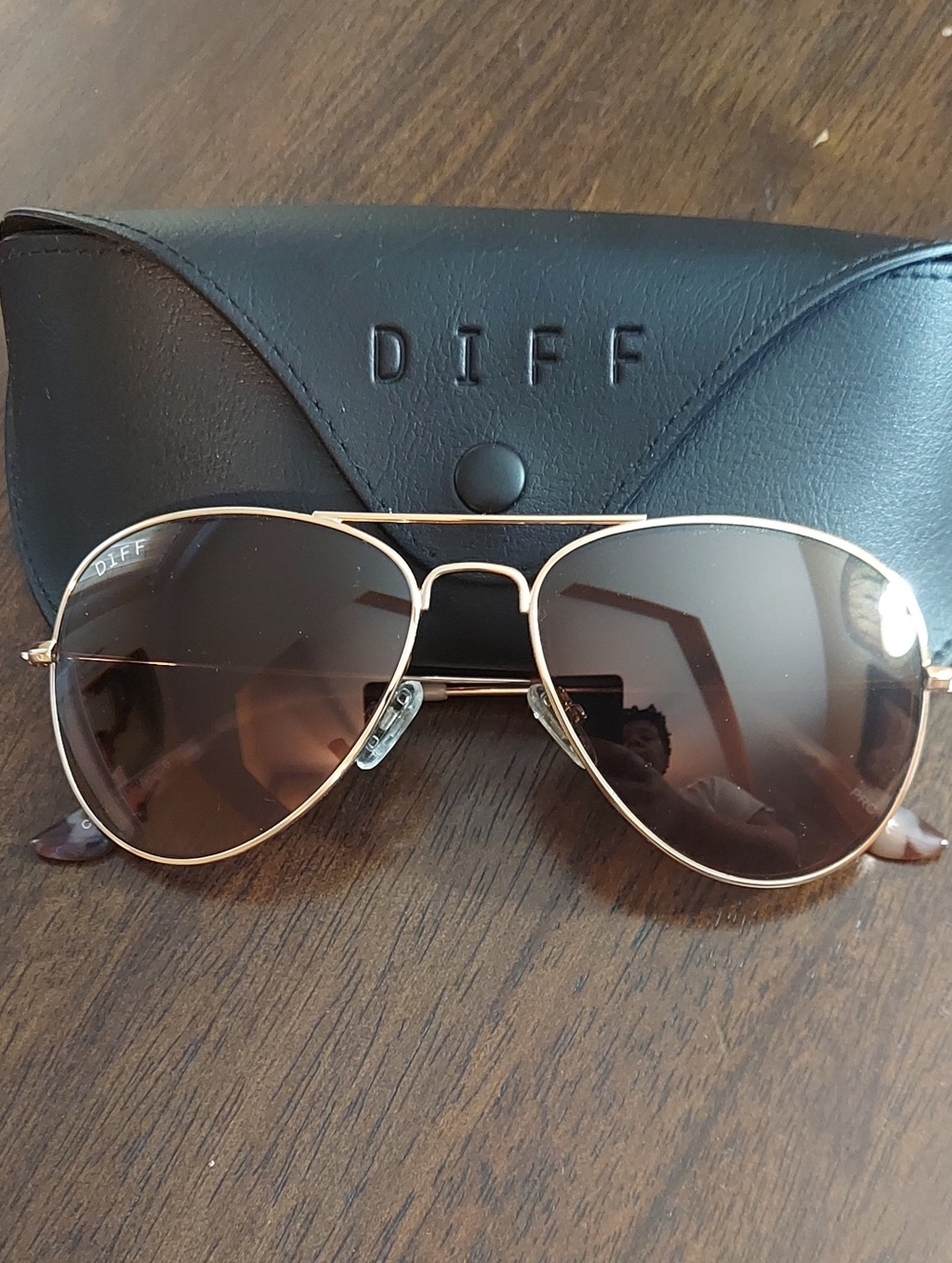 New Diff eyewear "Cruz" aviator gold gradient lens sunglasses.